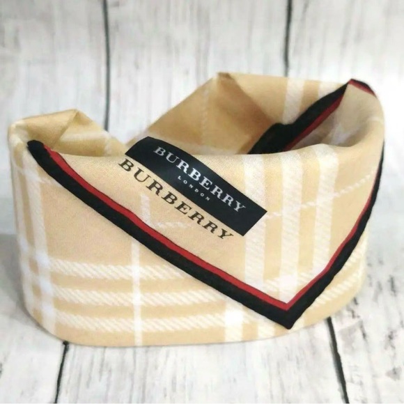 BURBERRY NWT Nova Check Cotton Handkerchief & Cosmetic Pouch Gift Set w/ Box - Picture 9 of 16